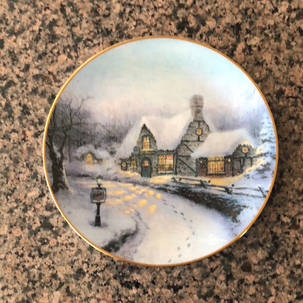 THOMAS KINKADE  “OLDE PORTERHOUSE GIFT SHOPPE” KNOWLES COLLECTOR PLATE. 1993